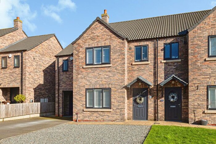 4 Bedroom Semi-Detached House For Sale In Woodside, Hull, HU8