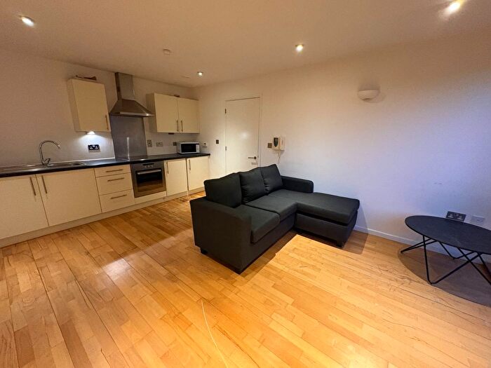 1 Bedroom Flat To Rent In West Street, Sheffield, South Yorkshire, S1