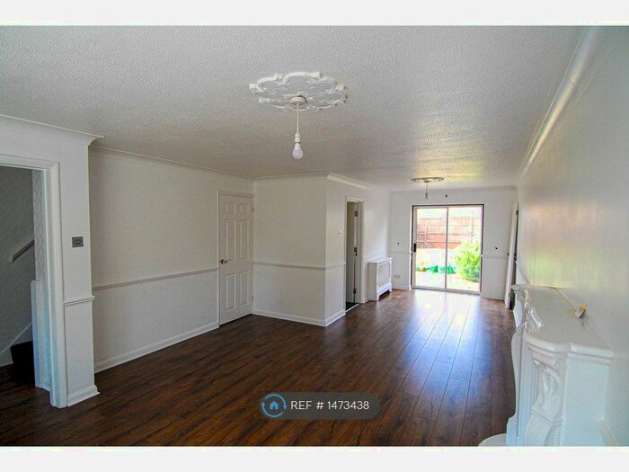 3 Bedroom Semi-Detached House To Rent In Varley Road, London, E16