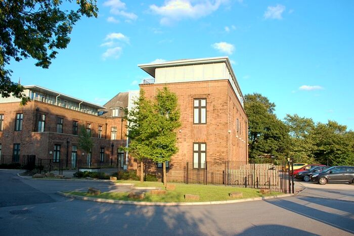 1 Bedroom Flat To Rent In Park Parade, Ashton-Under-Lyne, Lancashire, OL6