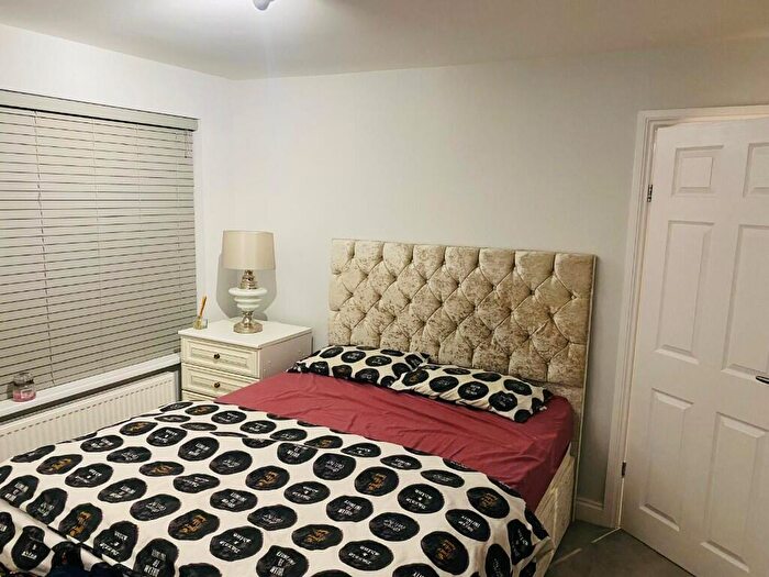 3 Bedroom Semi-Detached House For Sale In St. Brides Close, Leamington Spa, Warwickshire, CV31