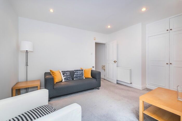 1 Bedroom Flat To Rent In Lambourn Road, London, SW4