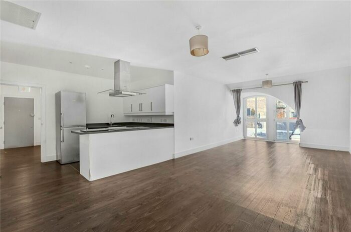 2 Bedroom Apartment To Rent In Carthusian Street, London, EC1M