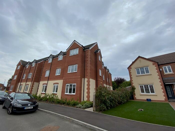 2 Bedroom Ground Flat To Rent In Martineau Drive, Harborne, Birmingham, B32