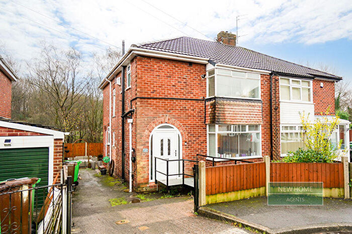 3 Bedroom Semi Detached House For Sale In Aldersley Avenue, Manchester, M9