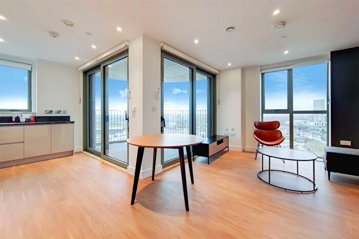 2 Bedroom Flat To Rent In Green Street, London, NW10