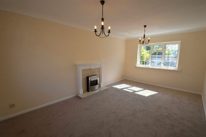 1 Bedroom Flat To Rent In Flat, North Road Mews, Cowbridge, Vale Of Glamorgan, CF71