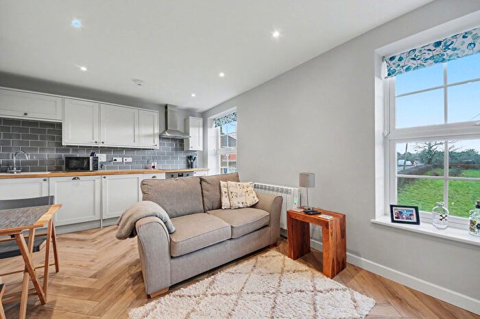 1 Bedroom Flat For Sale In Winchester Road, Waltham Chase, SO32