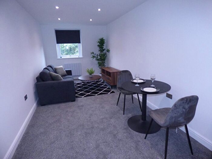 2 Bedroom Apartment To Rent In Flat, Bridgegate Residence, DN22