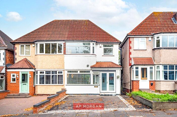 3 Bedroom Semi Detached House For Sale In Rectory Park Road, Sheldon, Birmingham, West Midlands, B26