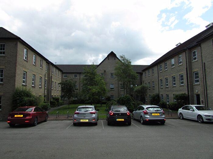 2 Bedroom Flat To Rent In Gale Close Littleborough, OL15