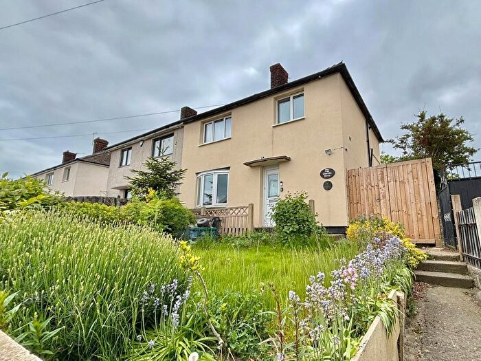3 Bedroom Semi-Detached House For Sale In Queens Drive, Shafton, S72