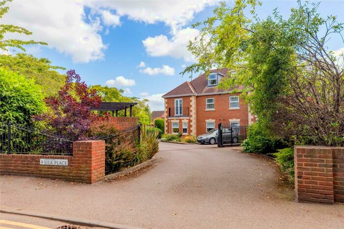 2 Bedroom Apartment To Rent In Silk Place, Wiltshire Road, Wokingham, Berkshire, RG40