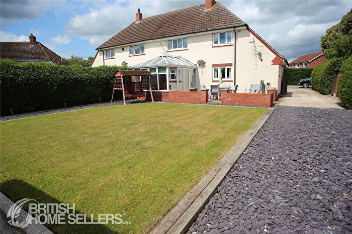 3 Bedroom Semi-Detached House For Sale In Carters Garth Close, Grainthorpe, Louth, Lincolnshire, LN11