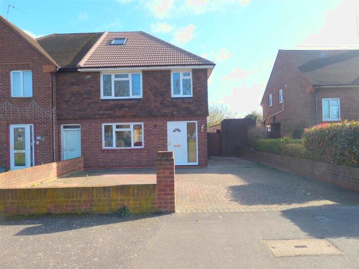 3 Bedroom End Of Terrace House To Rent In Convent Road, Ashford, TW15
