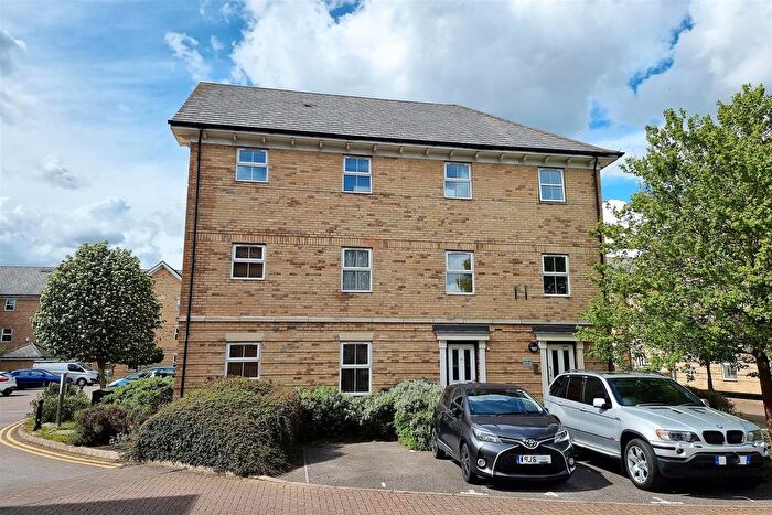 2 Bedroom Flat To Rent In Falcon Mews, Leighton Buzzard, LU7