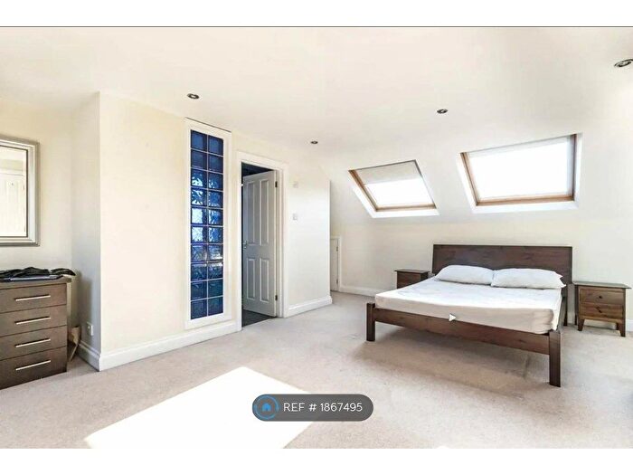 3 Bedroom Maisonette To Rent In Webster Gardens, Ealing, W5