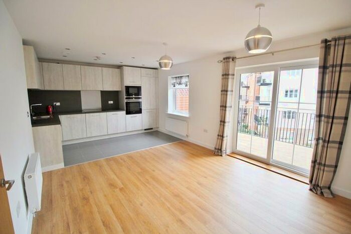 2 Bedroom Flat To Rent In Eden Road, Dunton Green, Sevenoaks, TN14