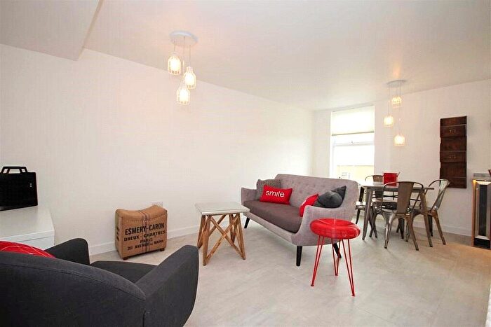 3 Bedroom Penthouse To Rent In Bank Buildings, High Street, Harlseden, London, NW10