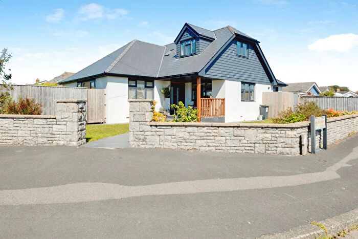 4 Bedroom Bungalow For Sale In Braemar Avenue, Bournemouth, BH6