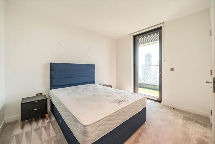 2 Bedroom Apartment To Rent In Wards Place, London, E14