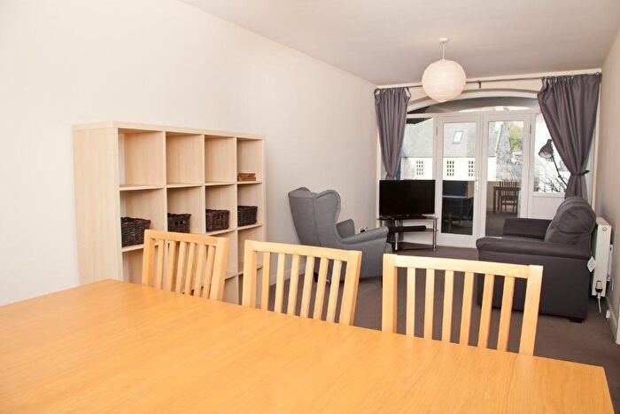 2 Bedroom Flat To Rent In Canongate, Old Town, Edinburgh, EH8