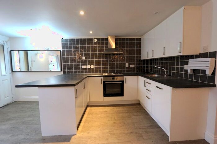 1 Bedroom Flat To Rent In Hertford Road, London, N9