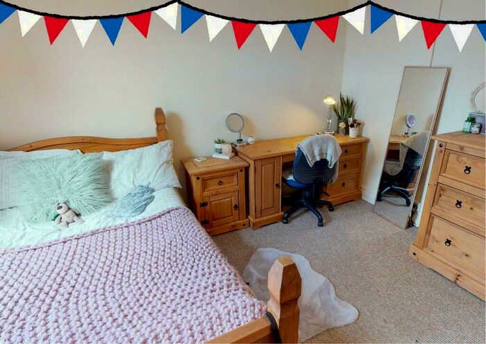 3 Bedroom Terraced House To Rent In Carholme Road - Student House For /, LN1