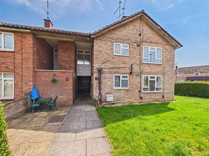 2 Bedroom Flat To Rent In , Granby Close, Corby, NN18