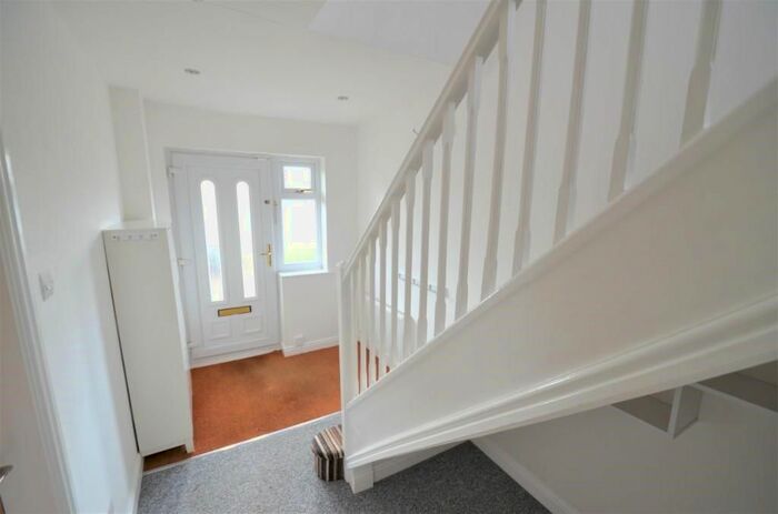 3 Bedroom Semi-Detached House For Sale In Stonegate Close, Blaxton, Doncaster, DN9