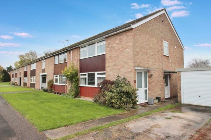 2 Bedroom Maisonette To Rent In Shelley Close, Abingdon, OX14