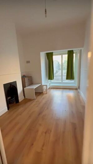 1 Bedroom Semi-Detached House To Rent In Bensham Grove, Thornton Heath, CR7