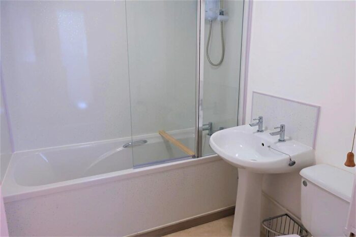 2 Bedroom Flat To Rent In Albion Street, Chipping Norton, OX7