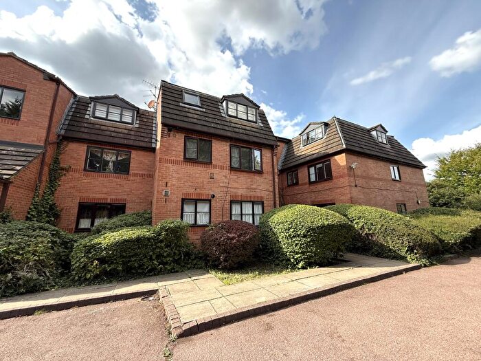 1 Bedroom Flat To Rent In Gladbeck Way, Enfield, EN2