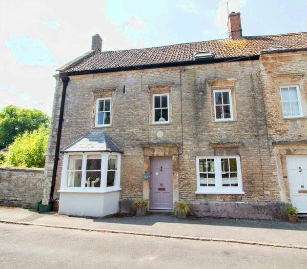 4 Bedroom Semi-Detached House For Sale In Beckington, BA11