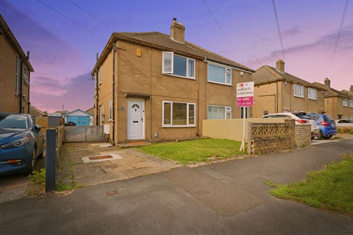 2 Bedroom Semi-Detached House For Sale In Lulworth Drive, Leeds, LS15