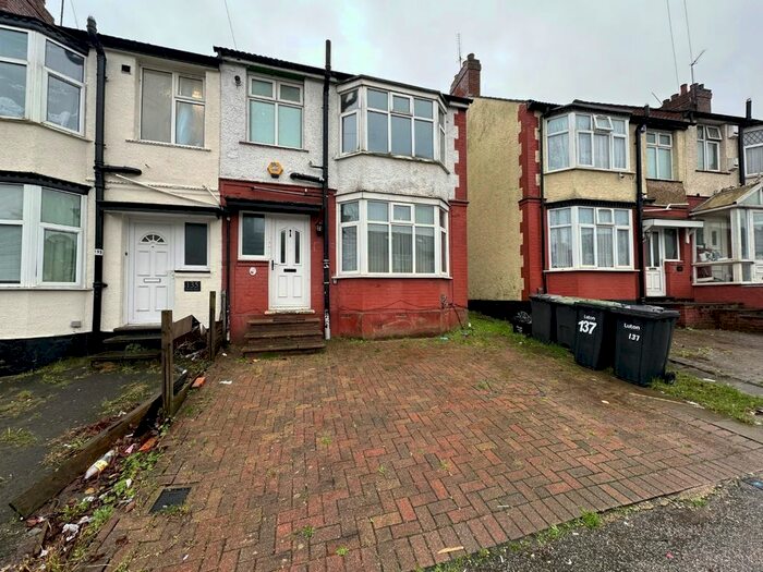 5 Bedroom End Of Terrace House To Rent In Runley Road, Luton, Bedfordshire, LU1