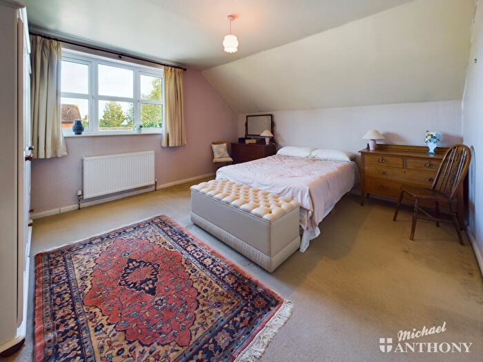 4 Bedroom Detached House For Sale In Old Farm Close, Horton, LU7