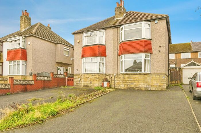 2 Bedroom Semi Detached House For Sale In Warneford Rise, Cowlersley, Huddersfield, HD4