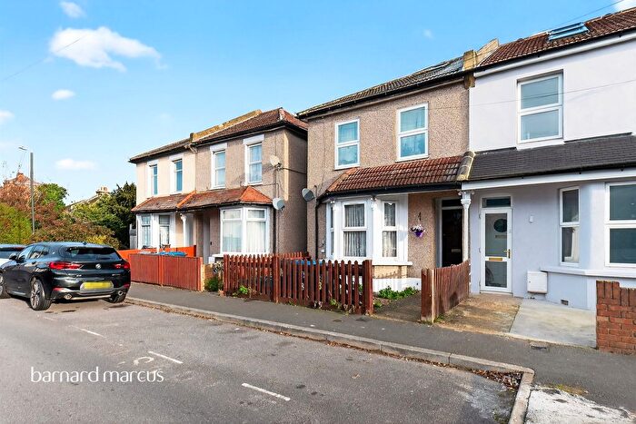 1 Bedroom Flat For Sale In Kings Road, Mitcham, CR4