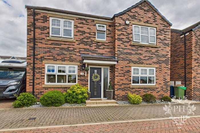 4 Bedroom Detached House For Sale In Lyndhurst Gardens, Ormesby, TS7