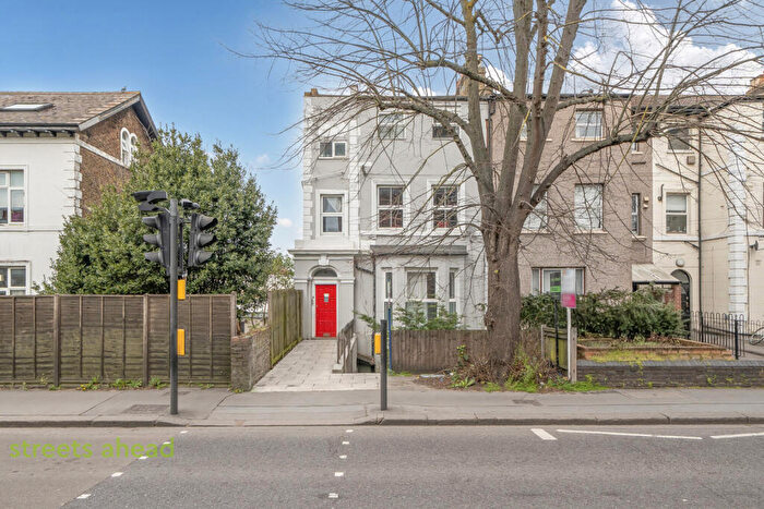 2 Bedroom Apartment For Sale In St. James's Road, Croydon, CR0