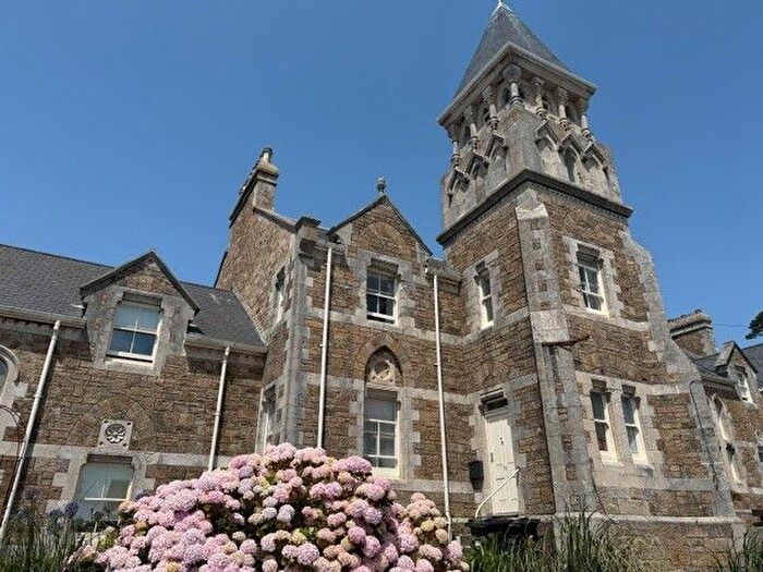 2 Bedroom Property To Rent In Coastguard Crescent, Penzance, TR18