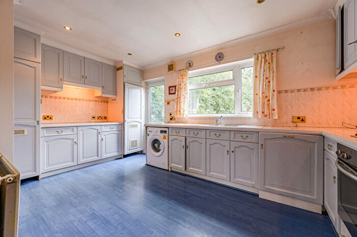 3 Bedroom Semi-Detached House For Sale In Jevington Way, Lee, London, SE12