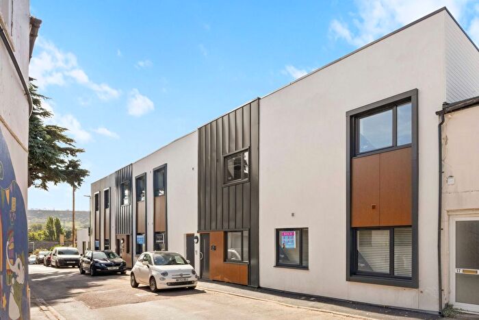 1 Bedroom Flat For Sale In Hamilton Street, Charlton Kings, Cheltenham, GL53