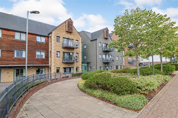 2 Bedroom Flat For Sale In The Boulevard, Horsham, RH12