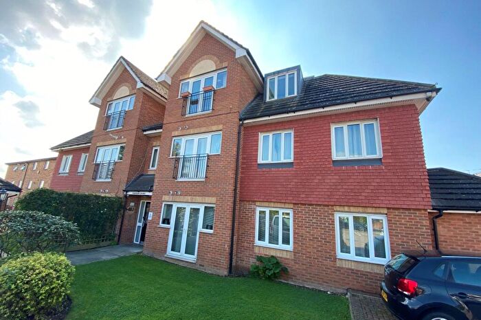 2 Bedroom Apartment For Sale In Coopers Court, Turners Close, Whetstone, London, N20