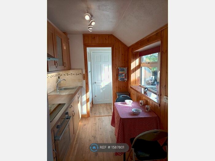 1 Bedroom Maisonette To Rent In High Path Road, Guildford, GU1