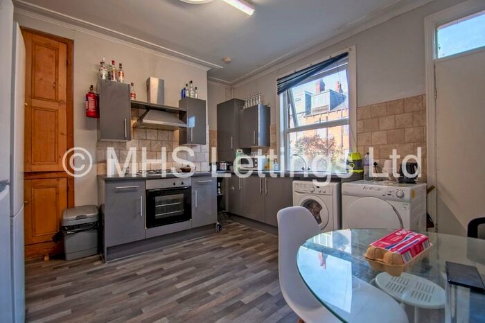 6 Bedroom Terraced House To Rent In Stanmore Place, Leeds, LS4