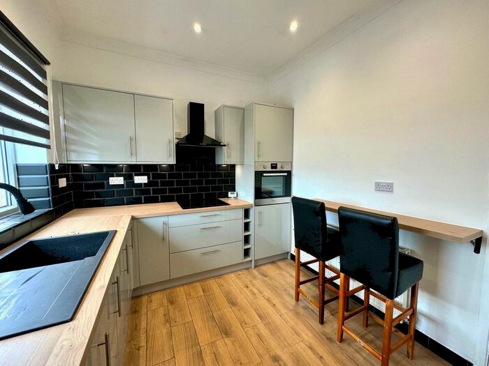 2 Bedroom Flat To Rent In High Street, Thurnscoe, Rotherham, S63